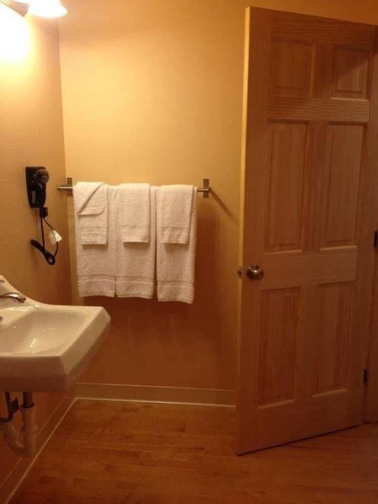 Orca Inn Suites Ferndale Extérieur photo